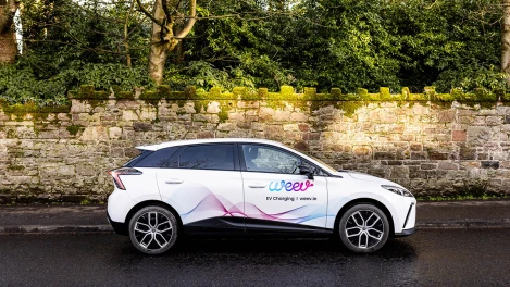 What happens if an electric car runs out of charge?