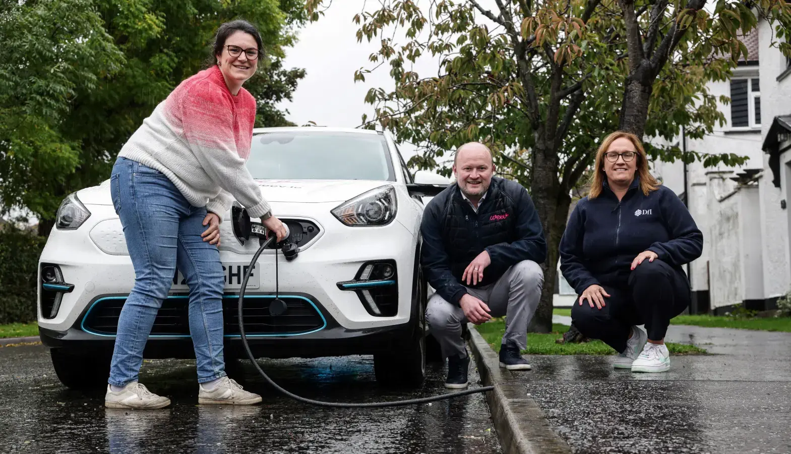 WEEV INSTALLS NORTHERN IRELAND’S FIRST CROSS PAVING EV CHARGING SOLUTION