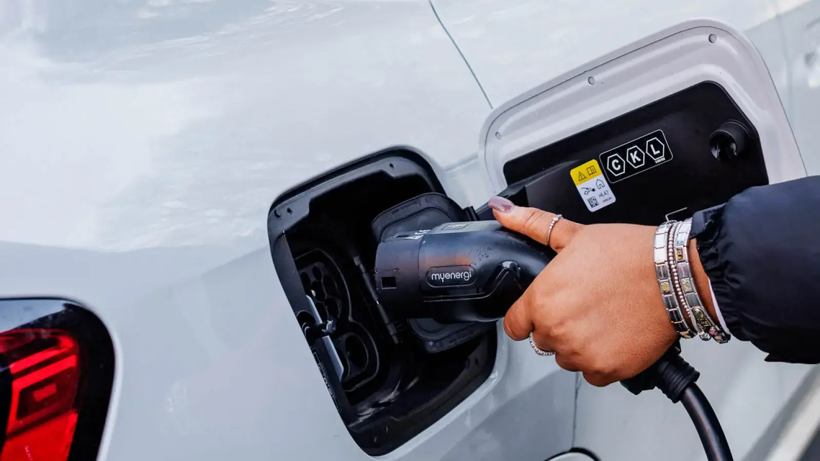 6 Reasons to Switch to Home EV Charging